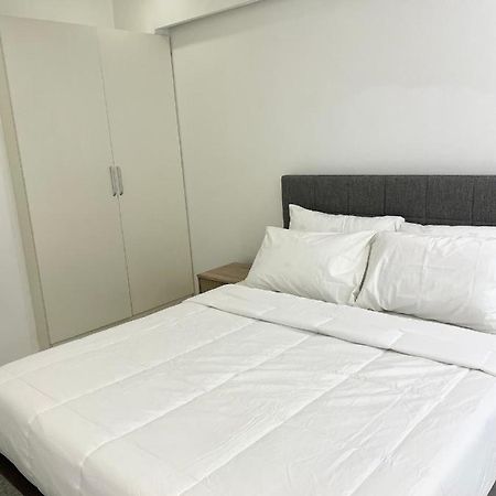 Burgundy Guest Suite マニラ市 エクステリア 写真