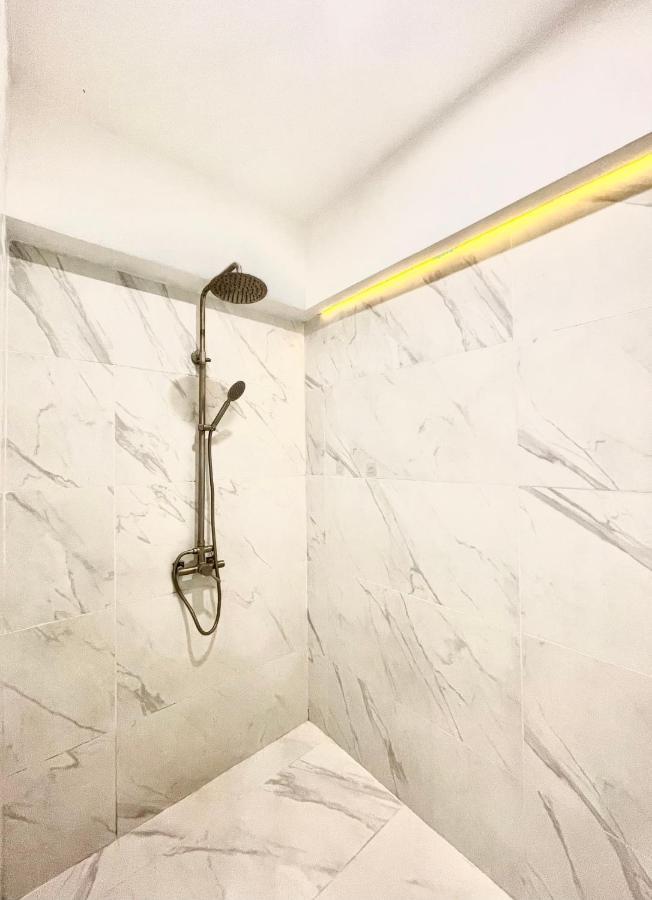 Burgundy Guest Suite マニラ市 エクステリア 写真